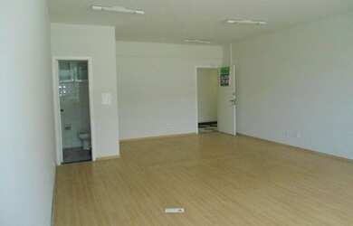 Imagem: O depósito possui 1 Vaga na garagem e 38m² de Área e está