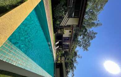 Imagem: A casa em condomínio à venda possui 5 Dormitórios, 5 Banheiros