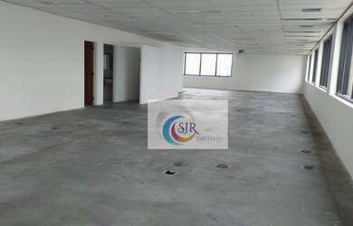 Imagem: O depósito possui 5 Vagas na garagem, 608m² de Área e está