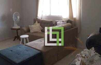 Imagem: A casa possui 3 Dormitórios, 2 Banheiros, 1 Vaga na garagem