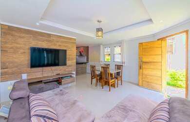 Imagem: A casa em condomínio possui 3 Dormitórios, 3 Banheiros, 2