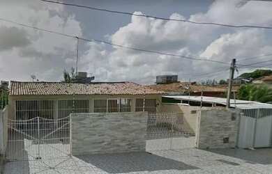 Imagem: A casa possui 3 Dormitórios, 3 Banheiros, 3 Vagas na garagem