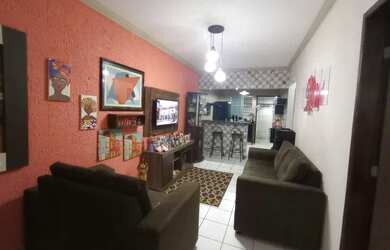 Imagem: A casa possui 3 Dormitórios, 1 Banheiro, 1 Vaga na garagem