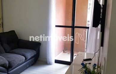 Imagem: O apartamento possui 1 Dormitório, 1 Banheiro, 1 Vaga na garagem