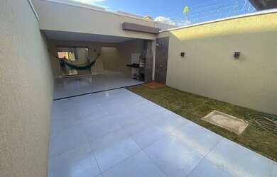 Imagem: A casa possui 2 Dormitórios, 2 Banheiros, 1 Vaga na garagem