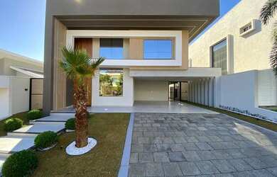 Imagem: A casa possui 1 Dormitório, 1 Banheiro, 2 Vagas na garagem