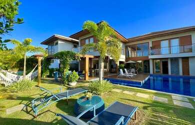 Imagem: A casa em condomínio possui 5 Dormitórios, 5 Banheiros, 4