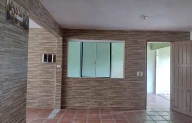 Imagem 6: Casa, com piscina, edícula, fogão a lenha , forno e churrasqueira