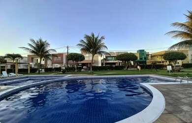 Imagem: A casa em condomínio possui 4 Dormitórios, 5 Banheiros, 4