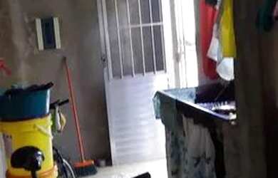 Imagem: A casa possui 2 Dormitórios, 1 Banheiro, 1 Vaga na garagem