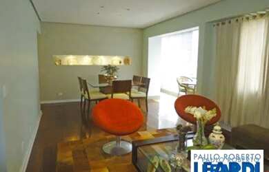 Imagem: O apartamento possui 4 Dormitórios, 3 Banheiros, 3 Vagas na