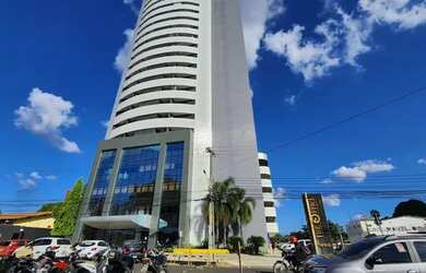 Imagem: O depósito possui 2 Vagas na garagem, 80m² de Área e está