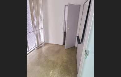 Imagem: O depósito possui 4 Vagas na garagem e 170m² de Área e está