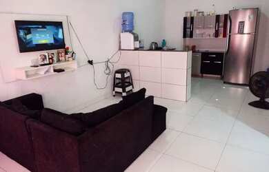 Imagem: A casa possui 2 Dormitórios, 1 Banheiro e está localizado