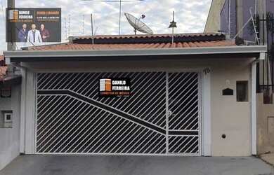 Imagem: A casa possui 3 Dormitórios, 2 Banheiros, 2 Vagas na garagem