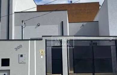 Imagem: A casa possui 2 Dormitórios, 1 Banheiro, 1 Vaga na garagem