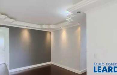 Imagem: O apartamento possui 3 Dormitórios, 1 Banheiro, 1 Vaga na garagem