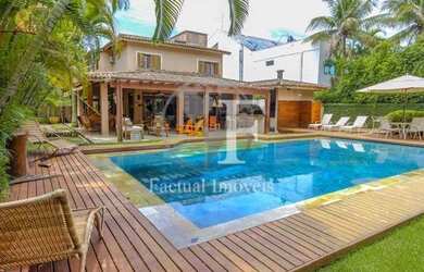 Imagem: A casa em condomínio possui 5 Dormitórios, 5 Banheiros, 4