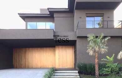 Imagem: A casa em condomínio possui 5 Dormitórios, 5 Banheiros, 4