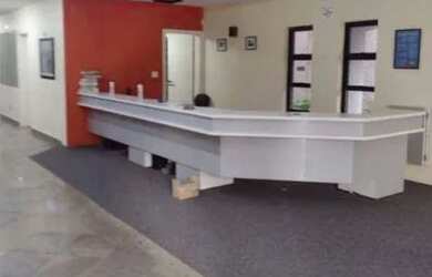 Imagem: O depósito possui 4 Vagas na garagem, 1.245m² de Área e