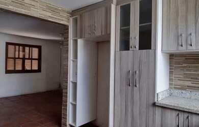 Imagem 3: Casa, com piscina, edícula, fogão a lenha , forno e churrasqueira