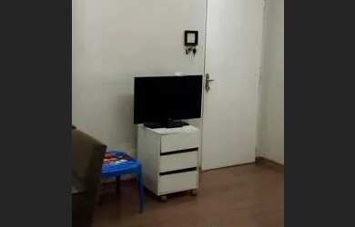 Imagem: O apartamento possui 2 Dormitórios, 1 Banheiro, 1 Vaga na garagem