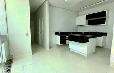 Imagem: A casa em condomínio possui 3 Dormitórios, 4 Banheiros, 2