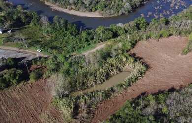 Imagem 10: Chácara com 3 Dormitorio s localizado a no bairro Santa Lúcia do Piaí...
