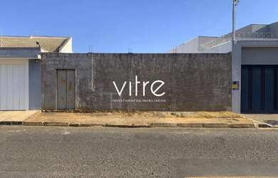 Imagem: O terreno possui 340m² de Área e está localizado em Jardim