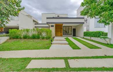 Imagem: A casa em condomínio possui 3 Dormitórios, 4 Banheiros, 4