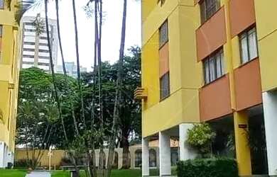 Imagem: O apartamento possui 3 Dormitórios, 1 Banheiro, 1 Vaga na garagem