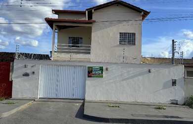 Imagem: A casa possui 3 Dormitórios, 3 Banheiros, 1 Vaga na garagem