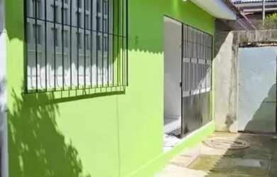 Imagem: A casa possui 2 Dormitórios, 1 Banheiro, 1 Vaga na garagem