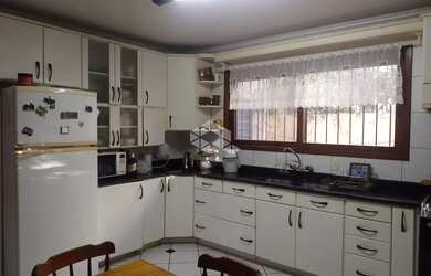 Imagem 12: Casa com 04 dormitórios à venda no bairro Nossa Senhora de Lourdes em Santa Maria