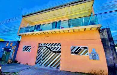 Imagem: A casa possui 5 Dormitórios, 4 Banheiros e 4 Vagas na garagem