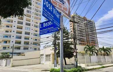 Imagem: A casa possui 4 Dormitórios, 5 Banheiros, 435m² de Área e