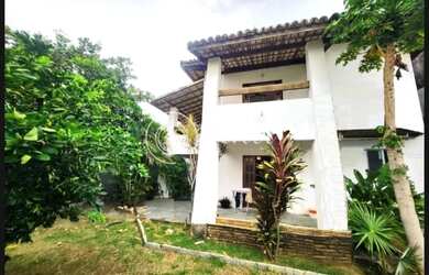 Imagem: A casa possui 4 Dormitórios, 3 Banheiros, 2 Vagas na garagem