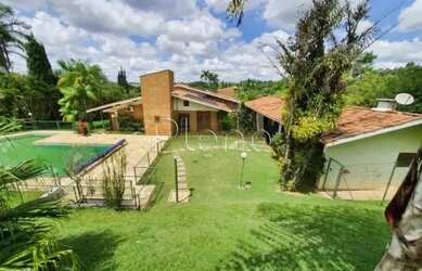 Imagem: A casa em condomínio possui 5 Dormitórios, 5 Banheiros, 5