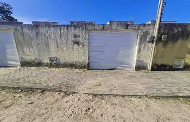 Imagem: A casa possui 2 Dormitórios, 1 Banheiro, 1 Vaga na garagem