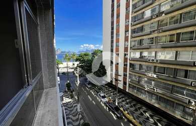 Imagem: O apartamento possui 4 Dormitórios, 3 Banheiros e 185m² de