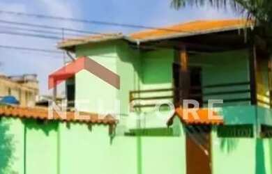 Imagem: A casa possui 3 Dormitórios, 2 Banheiros, 4 Vagas na garagem