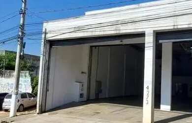 Imagem: O depósito possui 5 Vagas na garagem, 527m² de Área e está