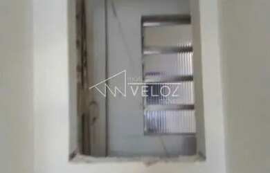 Imagem: O apartamento possui 1 Dormitório, 1 Banheiro, 42m² de Área