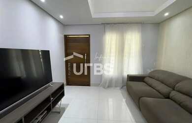 Imagem: A casa possui 3 Dormitórios, 5 Banheiros, 4 Vagas na garagem