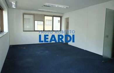 Imagem: O depósito possui 1 Vaga na garagem, 50m² de Área e está