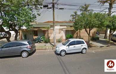 Imagem: O depósito possui 3 Vagas na garagem, 350m² de Área e está