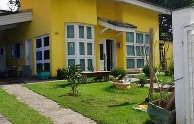 Imagem: A casa em condomínio possui 4 Dormitórios, 4 Banheiros, 4