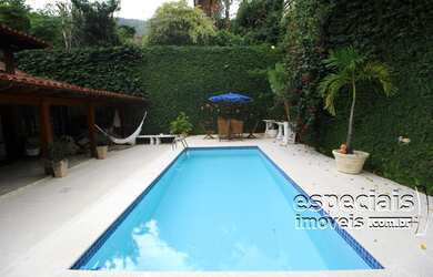 Imagem: A casa em condomínio possui 3 Dormitórios, 4 Banheiros, 2