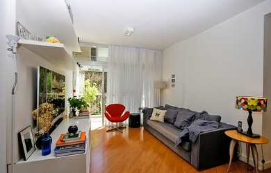 Imagem: O apartamento possui 2 Dormitórios, 2 Banheiros, 1 Vaga na