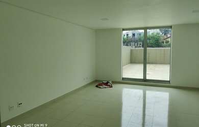 Imagem: O depósito possui 1 Vaga na garagem e 30m² de Área e está